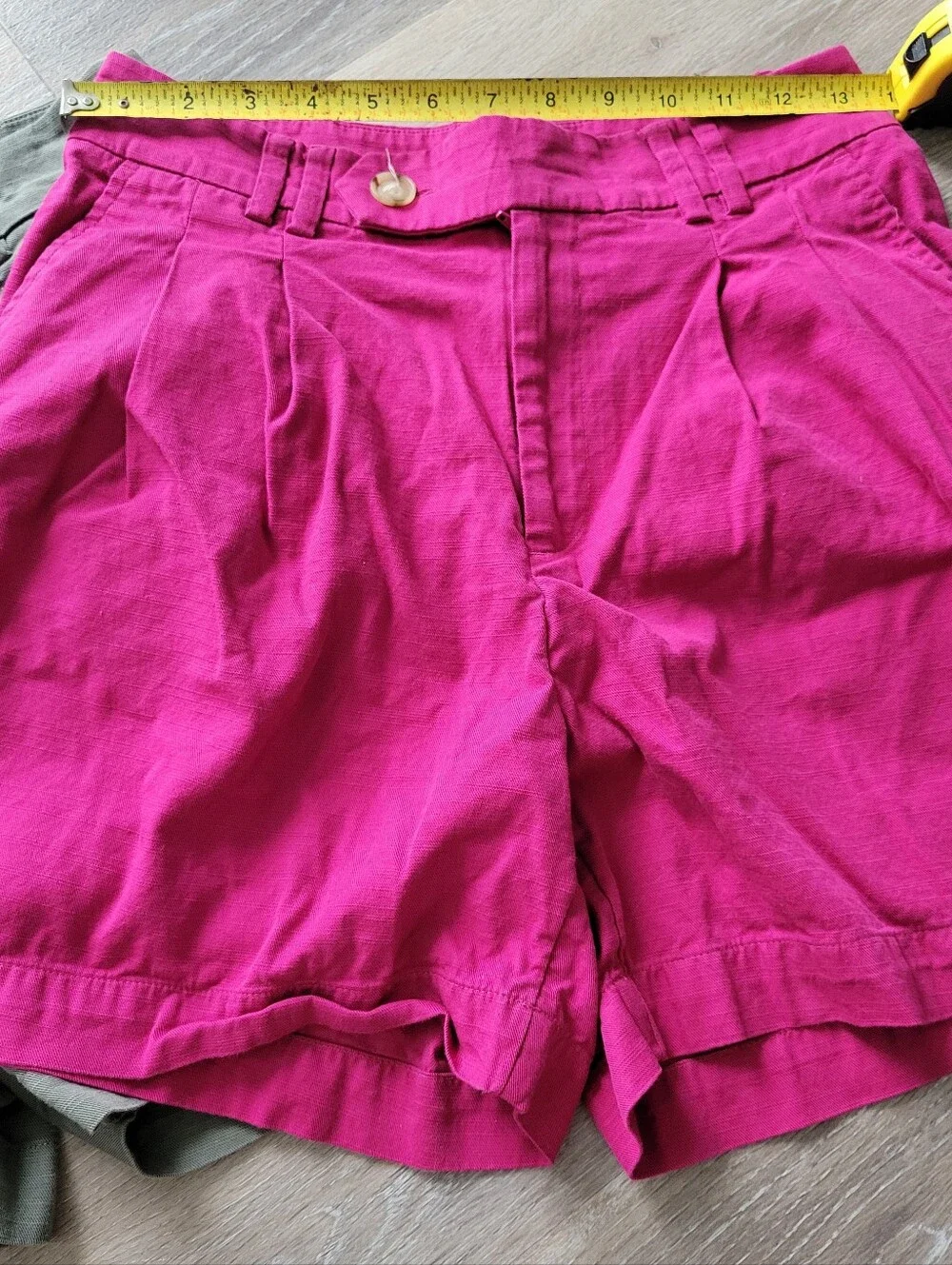 Size 0 Shorts In Green And Pink Loft (two )